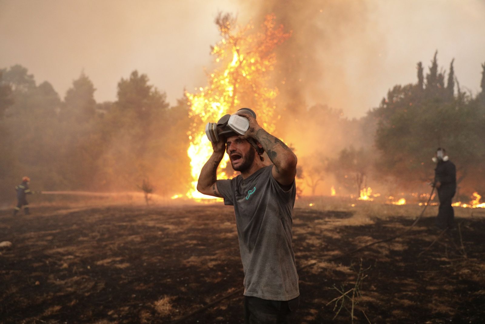 موجة حر تجتاح أوروبا.. والحرائق تنذر اليونان بالصيف 