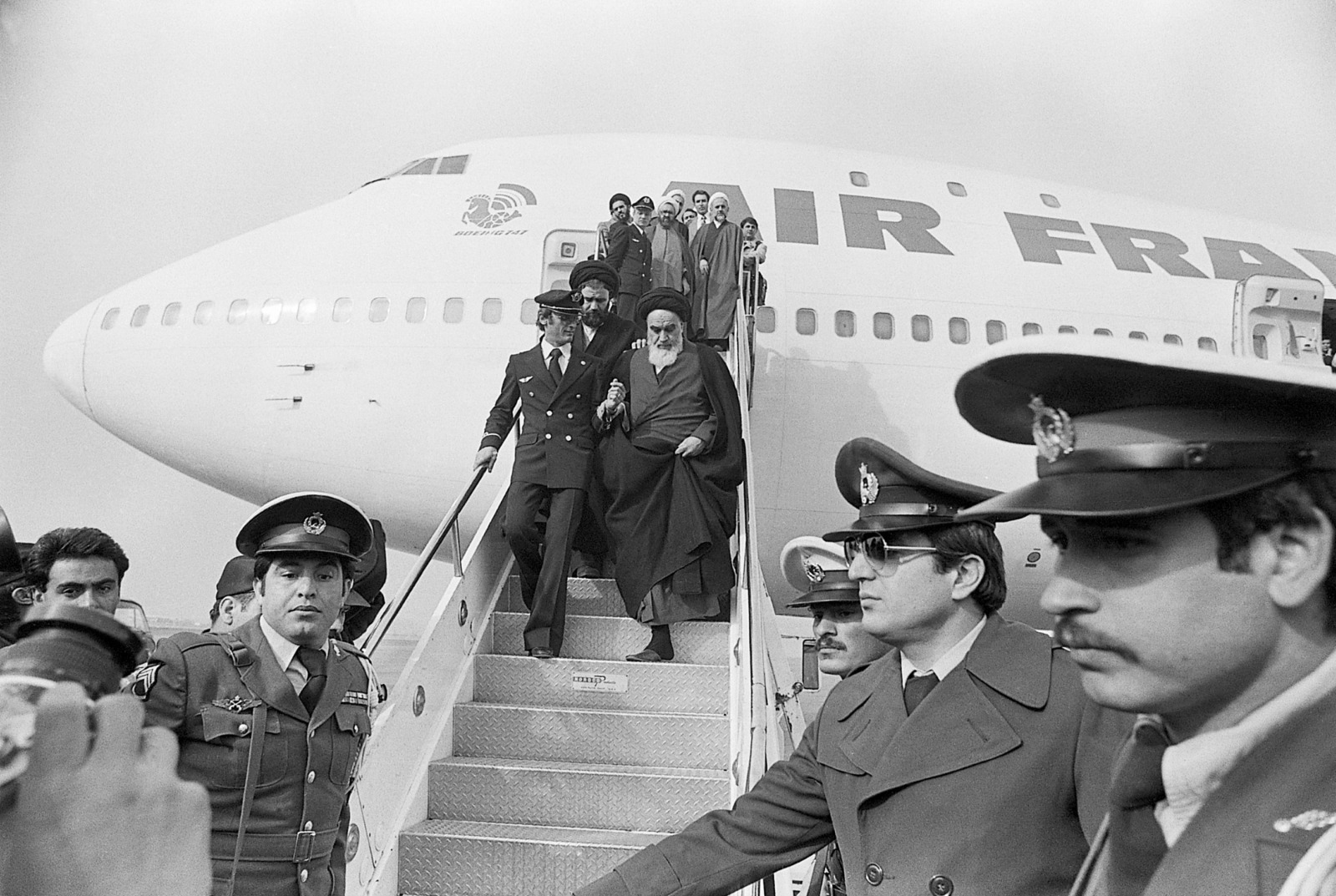 عودة الخميني إلى إيران عام 1979 - بلومبرغ